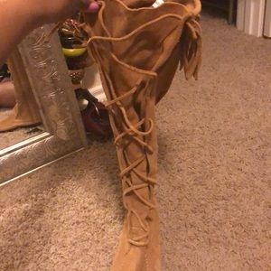 Moccasin fringe boots